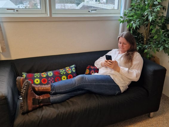 Hanne Matsen «pasient» (egentlig leder for avdeling rehabilitering og mestring) synes det er topp å kunne sende melding fra sin Helse Norge app fra sofaen, til meg som ansatt i kommunen.